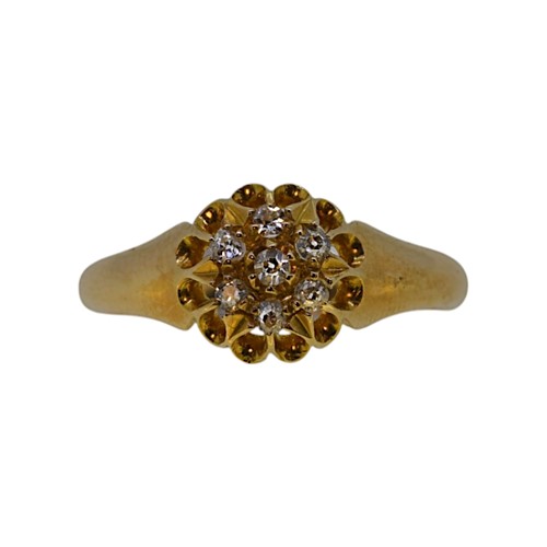 Lot 34 - An 18ct gold diamond cluster ring