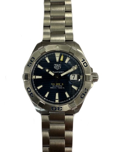 Lot 279 - Tag Heuer - A steel 'Aquaracer' wristwatch