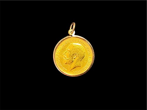 Lot 174 - A 'King's Head' sovereign