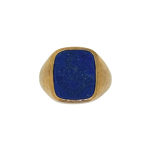 Lot 118 - A lapis lazuli intaglio ring