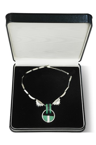 Lot 166 - In the manner of Jakob Bengel, an Art Deco necklace