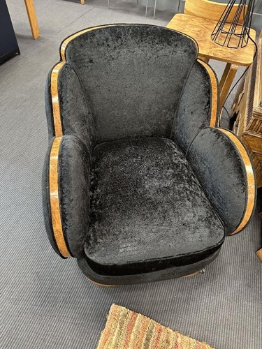 Lot 233 - Attributed to Harry & Lou Epstein, a pair of Art Deco Cloud armchairs, circa 1930
