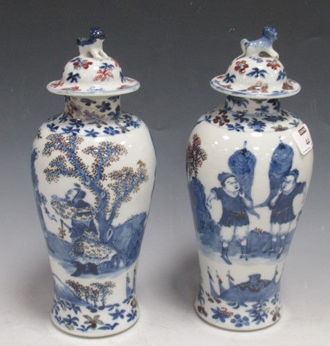 Lot 44 - A pair of Chinese blue and white vases and...