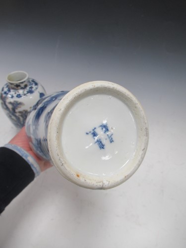 Lot 44 - A pair of Chinese blue and white vases and...