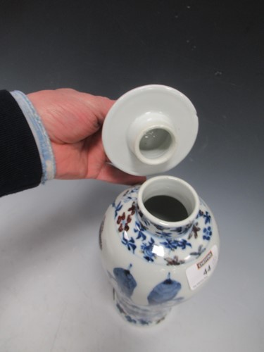 Lot 44 - A pair of Chinese blue and white vases and...