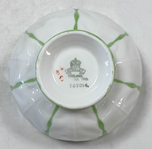 Lot 24 - Aynsley, a 'Butterfly and Cabbage' pattern part tea service