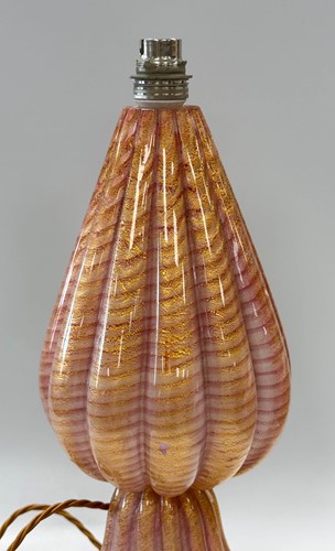 Lot 13 - Attributed to Barovier & Toso, a Murano glass 'Coronato d'Ora' table lamp