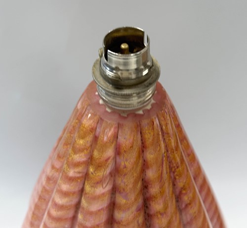 Lot 13 - Attributed to Barovier & Toso, a Murano glass 'Coronato d'Ora' table lamp