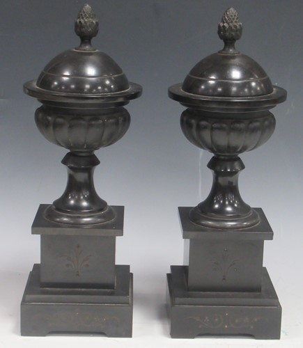 Lot 278 - An architectural mantel clock in bronze and...