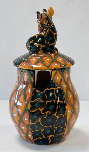 Lot 41 - A collection of Ardmore pottery