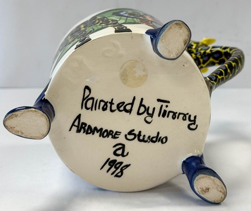 Lot 41 - A collection of Ardmore pottery