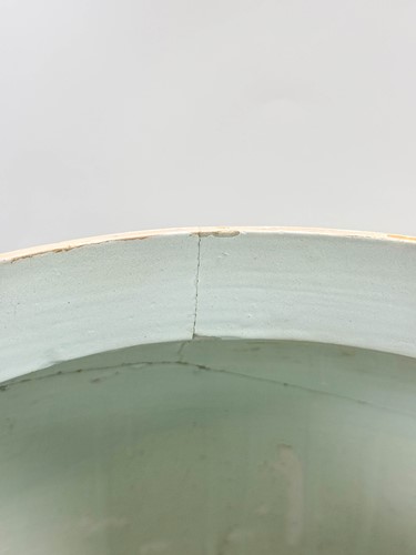 Lot 38 - A Chinese Canton large vase and cover, Qing Dynasty, 19th century