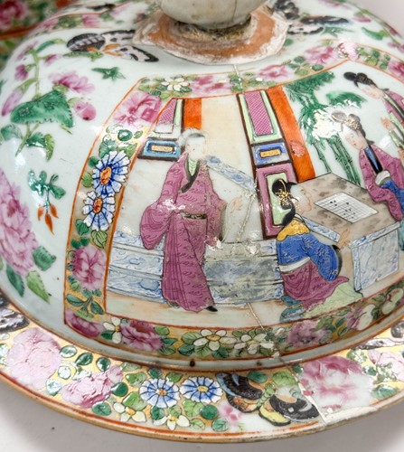 Lot 38 - A Chinese Canton large vase and cover, Qing Dynasty, 19th century