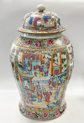 Lot 38 - A Chinese Canton large vase and cover, Qing Dynasty, 19th century