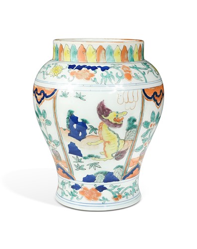 Lot 59 - A Chinese wucai porcelain vase in 17th century style