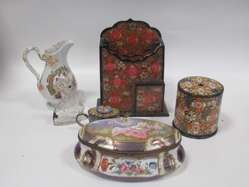 Lot 97 - A collection of decorative ceramics and...