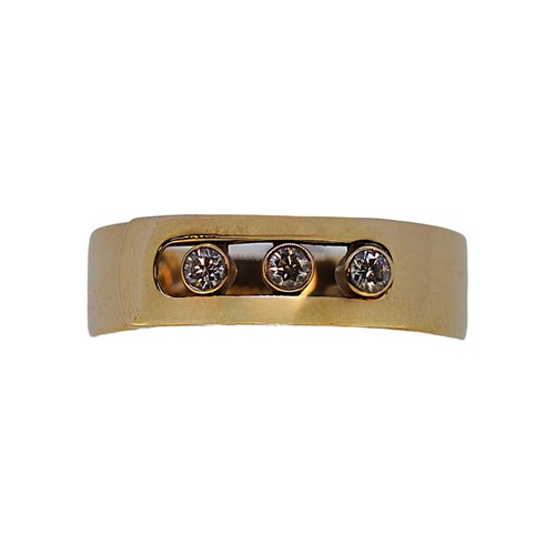 Lot 122 - Messika - A diamond set ring