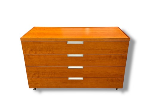 Lot 546 - A modern chest of drawers, 75 x 121 x 55cm,...