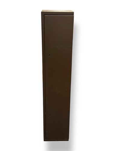 Lot 622 - A rectangular metal gun cabinet, with a single...