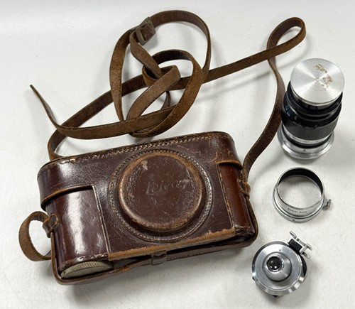 Lot 596 - A Leica III camera, 1939, serial no. 324725