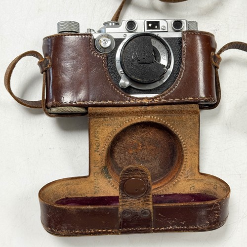 Lot 596 - A Leica III camera, 1939, serial no. 324725