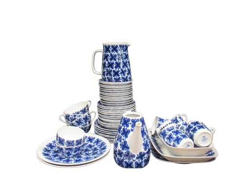 Lot 67 - A Rostrand Mon Amie pattern blue and white...