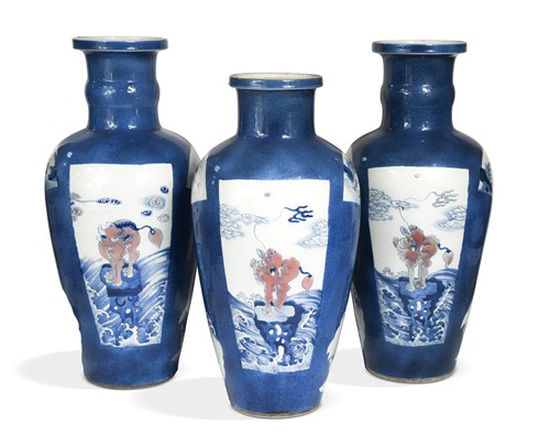 Lot A garniture of three Chinese powder blue ground vases, Qing Dynasty, 18th/19th century