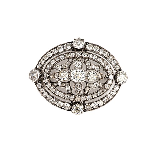 Lot 200 - A late Victorian diamond set brooch
