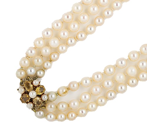 Lot 53 - A three row cultured pearl necklace