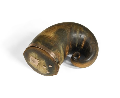 Lot 276 - A Scottish ram's horn snuff mull, 19th century
