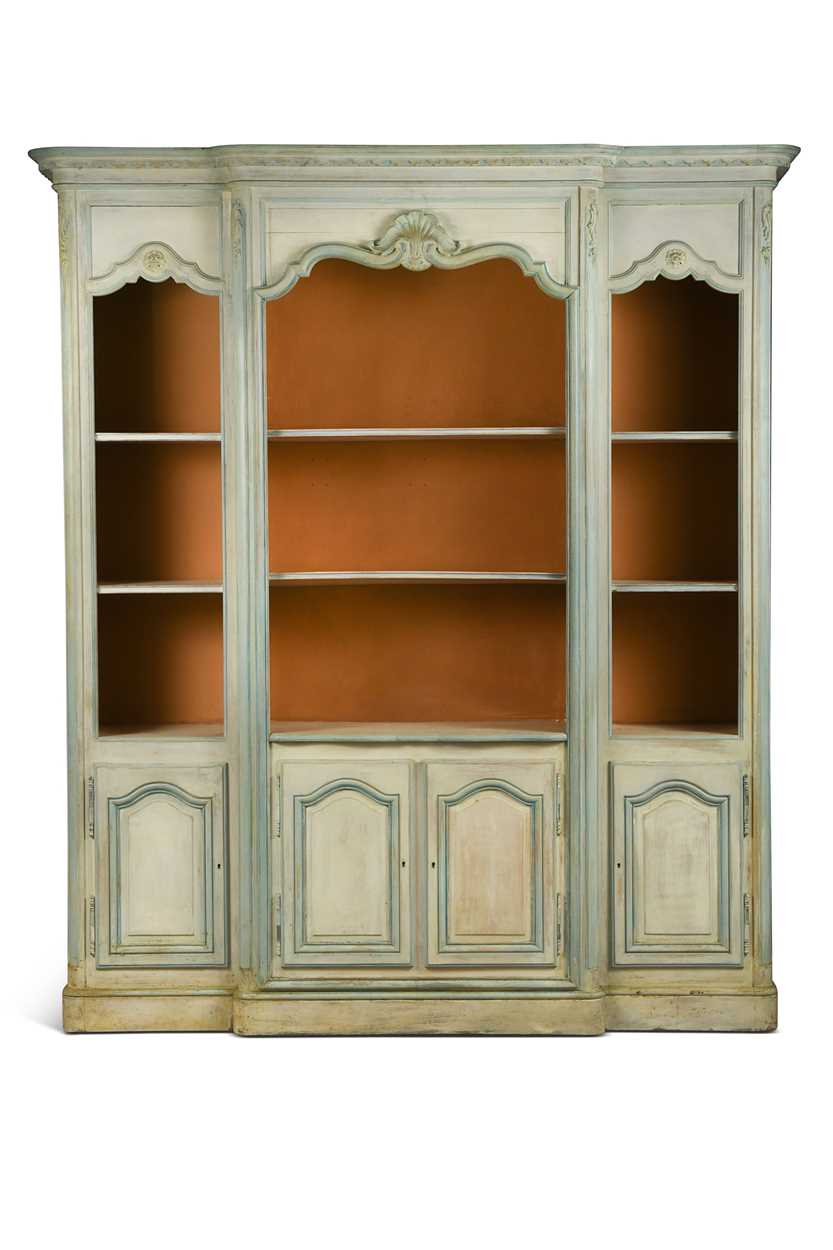 Lot 469 - A French provincial style painted breakfront bookcase