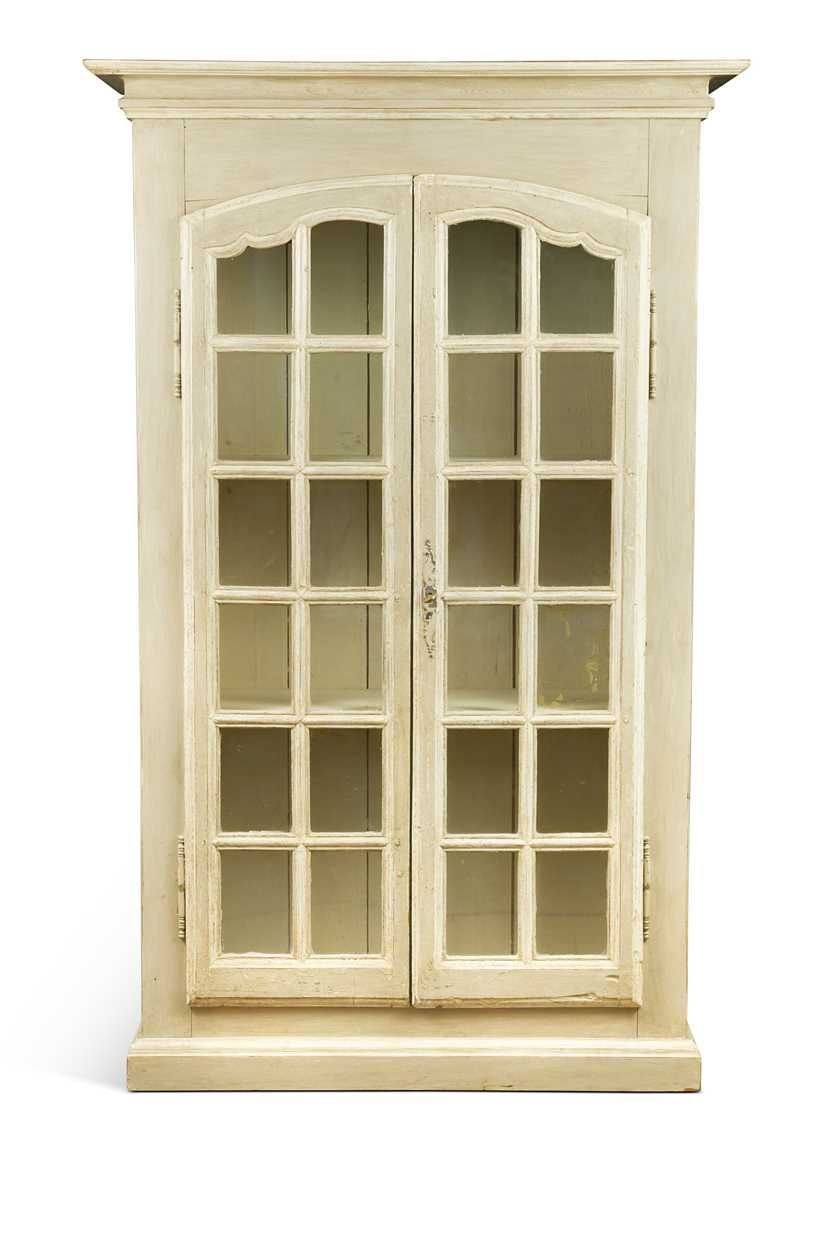 Lot 473 - A French provincial style painted glazed bookcase, 20th century