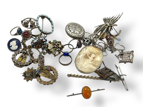 Lot 307 - A collection of silver and costume jewellery