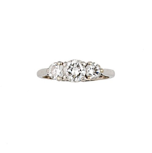 Lot 135 - A mid 20th century diamond three stone ring