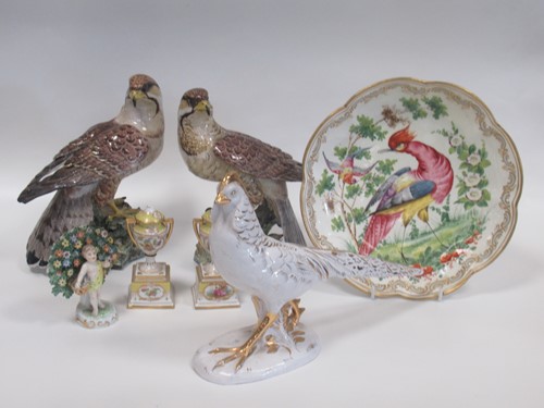 Lot 4 - Scalloped dish with gold anchor mark in the...