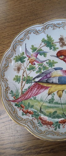 Lot 4 - Scalloped dish with gold anchor mark in the...