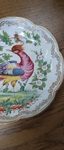 Lot 4 - Scalloped dish with gold anchor mark in the...