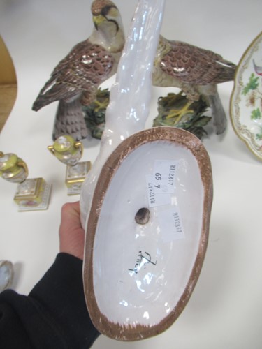 Lot 4 - Scalloped dish with gold anchor mark in the...