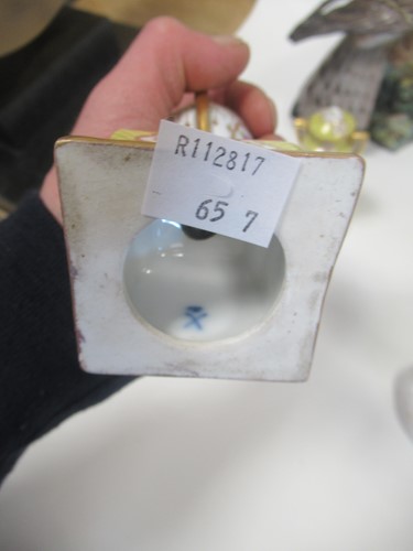 Lot 4 - Scalloped dish with gold anchor mark in the...