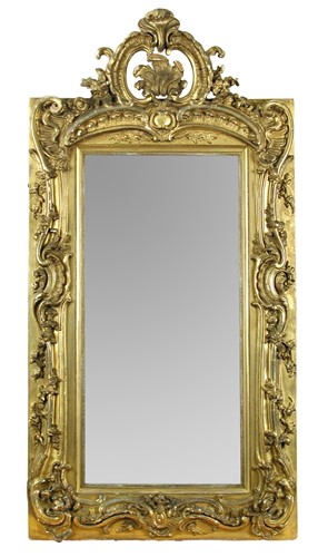 Lot 365 - A Victorian gilt and gesso wall mirror