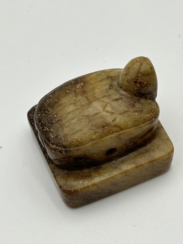 Lot 15 - A Chinese carved archaistic jade small tortoise seal, Song Dynasty (960-1279 AD)