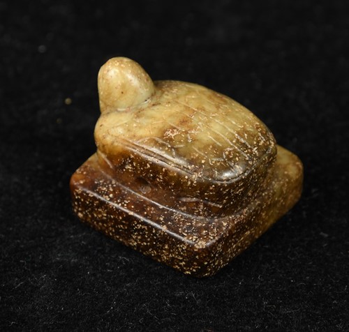 Lot 15 - A Chinese carved archaistic jade small tortoise seal, Song Dynasty (960-1279 AD)