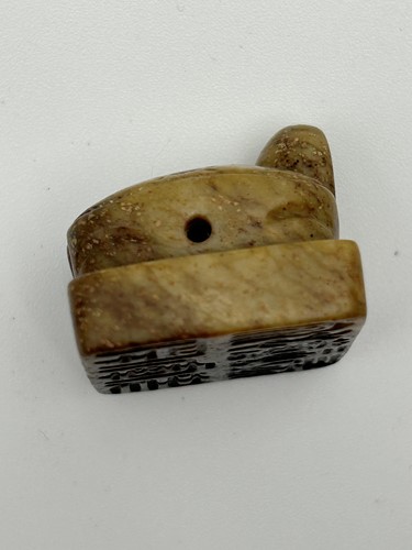 Lot 15 - A Chinese carved archaistic jade small tortoise seal, Song Dynasty (960-1279 AD)