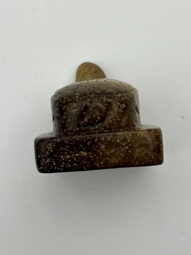 Lot 15 - A Chinese carved archaistic jade small tortoise seal, Song Dynasty (960-1279 AD)
