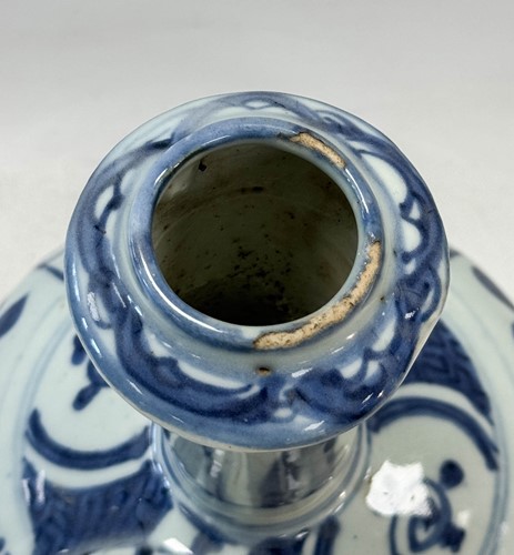 Lot 4 - A Chinese blue and white porcelain kendi, Ming Dynasty, Wanli Emperor (1572-1620)