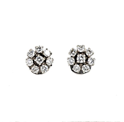 Lot 71 - A pair of diamond cluster ear studs
