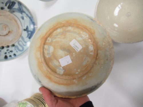 Lot 28 - A Chinese pottery blue and white Tek Sing...