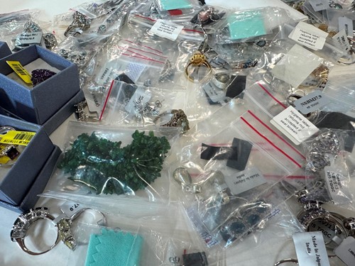 Lot 339 - A collection of multi gemset silver jewellery...