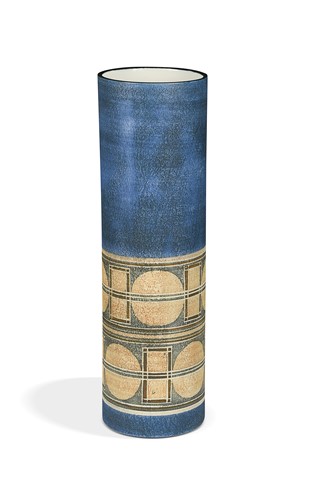 Lot 94 - Avril Bennett at Troika, a large cylinder vase