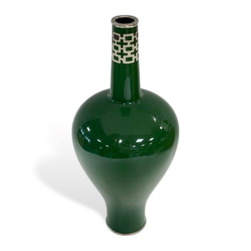Lot 83 - A Japanese cloisonne vase, circa 1930